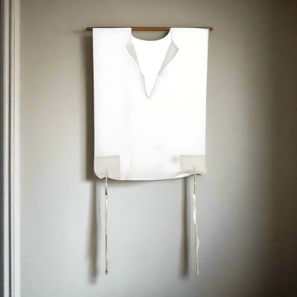 M Cotton 2 Hole V-Neck Tzitzis - Chassidishe